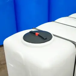 Емкость KR 4000л с 1 патрубком 63 мм белая в обрешетке (полный слив)