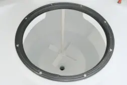 Емкость ЦКТ 3000 л с патрубком 90мм под плотность до 1,5 г/см3 белая в обрешетке