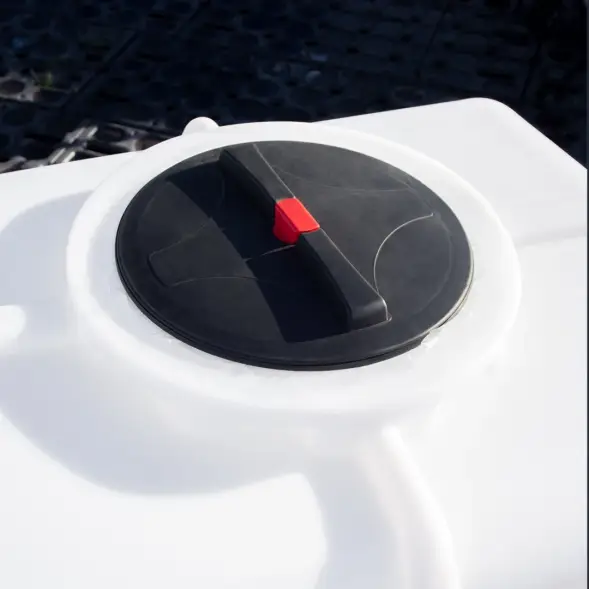 Емкость K 3000л под плотность до 1.5 г/см3 белая в обрешетке