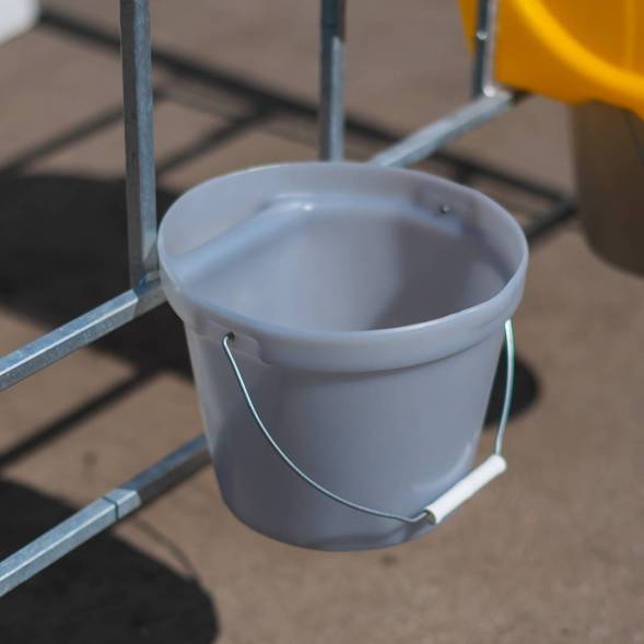 Ведро пластиковое фермерское для выпойки, 5 л [6367]