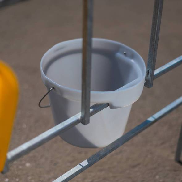 Ведро пластиковое фермерское для выпойки, 5 л [6367]